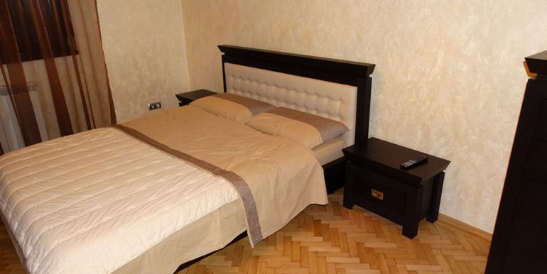 apartament 4 camere de inchiriat b-dul Dacia AP0346-32