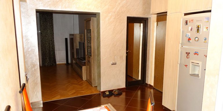 apartament 4 camere de inchiriat b-dul Dacia AP0346-45