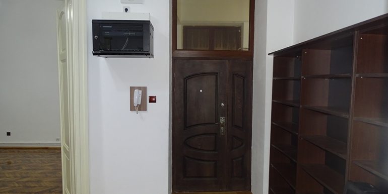 Apartament 3 camere de inchiriat, str. Roman Ciorogariu, Oradea AP0563 - 01