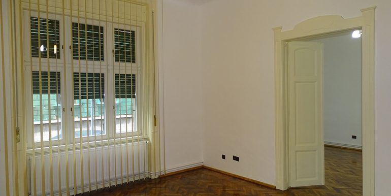 Apartament 3 camere de inchiriat, str. Roman Ciorogariu, Oradea AP0563 - 14