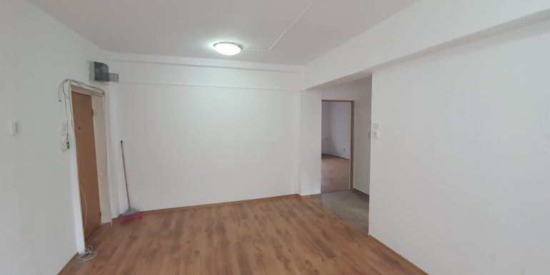 Apartament 3 camere de inchiriat, Rogerius, Oradea AP1019 - 01