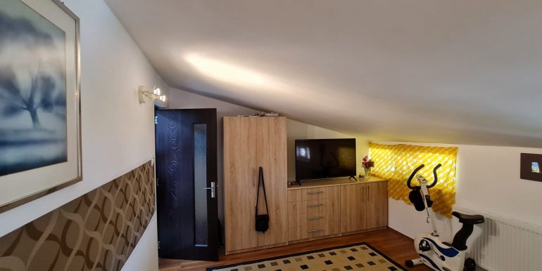 Apartament 3 camere de masarda, bloc, Paleu Oradea AP1082 - 16