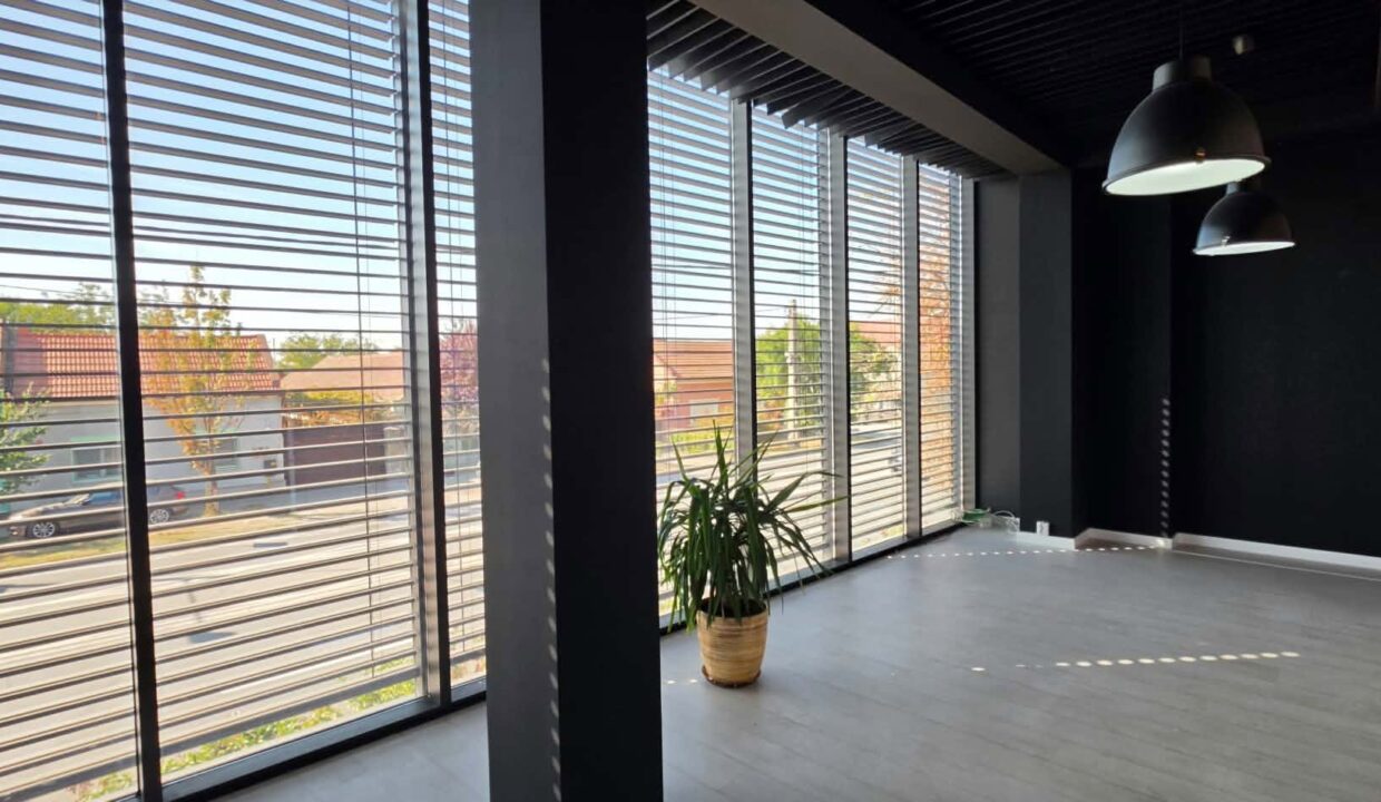 H0037-Hala, showroom, spatii birouri-21