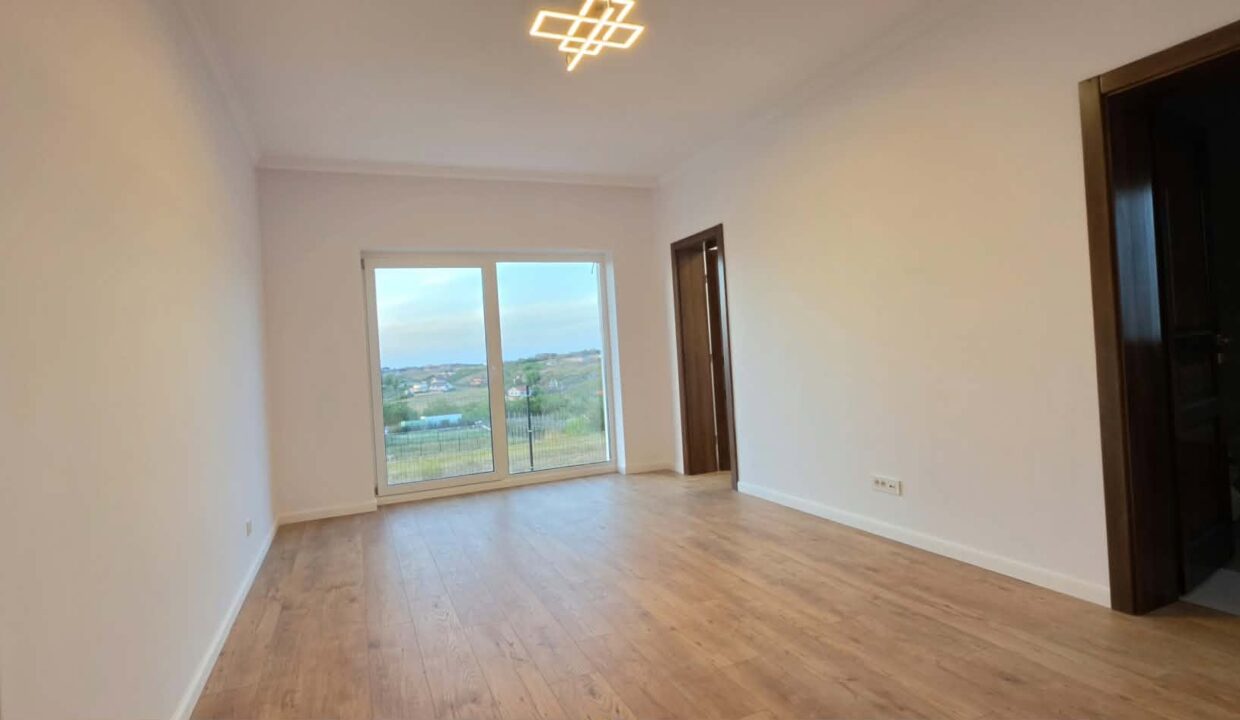 CV0442-Casa de vanzare, str. Antonio Vivaldi-38