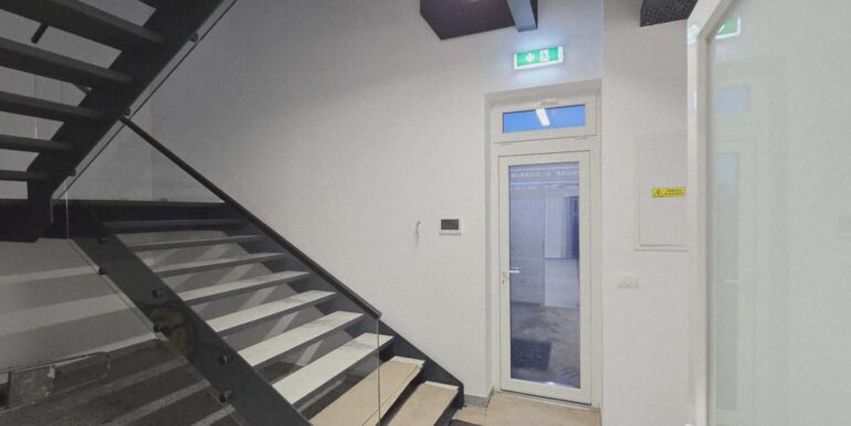 H0031-Hala de inchiriat spatiu de depozitare, showroom, birouri-27