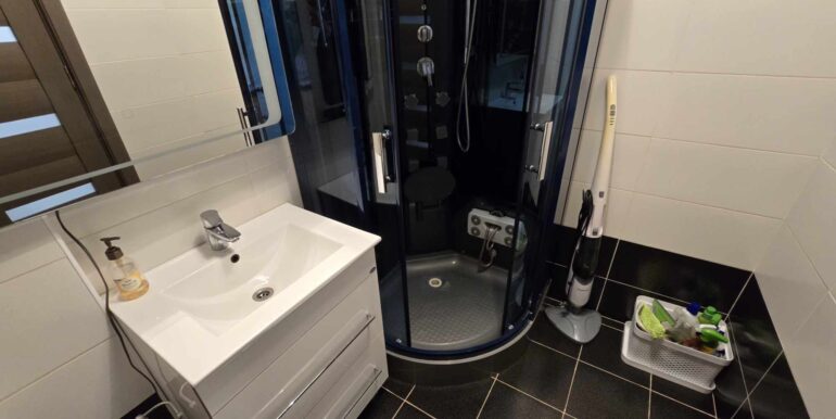 Apartament cu 2 camere de închiriat, str. Cazaban-13