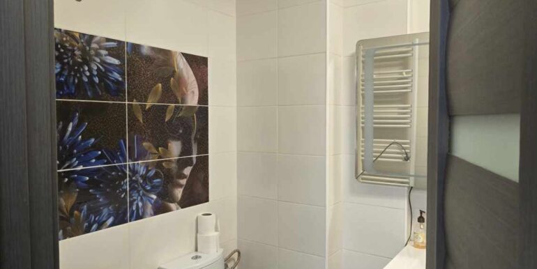 Apartament cu 2 camere de închiriat, str. Cazaban-15