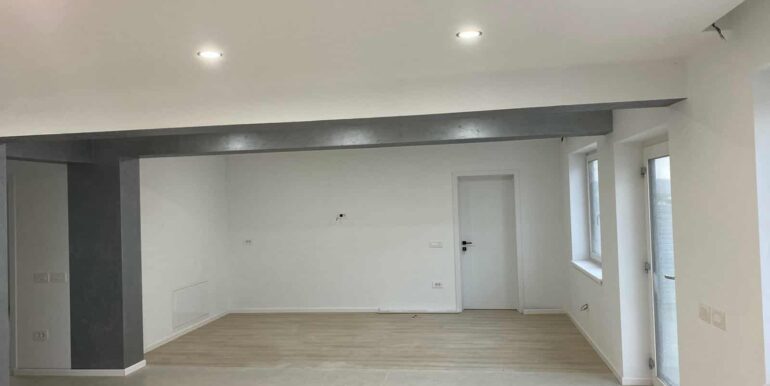 H0034-Hală ouă + clădire de birouri de închiriat-13