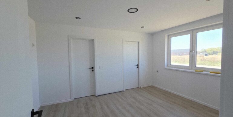 H0034-Hală ouă + clădire de birouri de închiriat-32