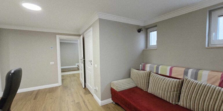 CV0519-Casa de vânzare. zona str. Branului Colinelor-30