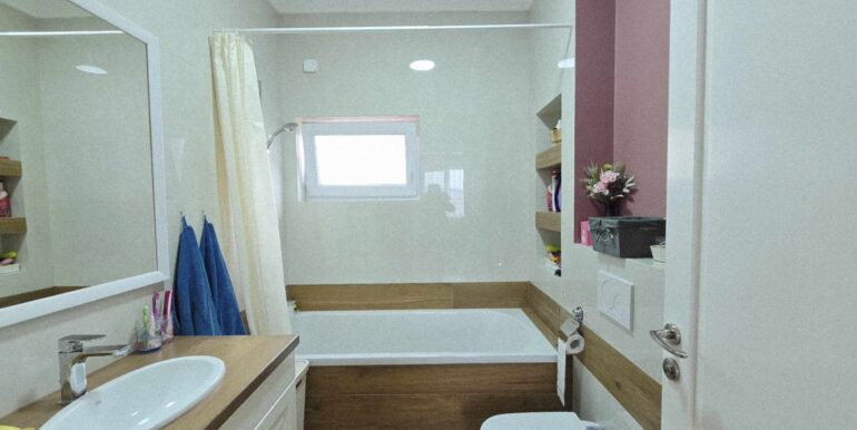 CV0519-Casa de vânzare. zona str. Branului Colinelor-33