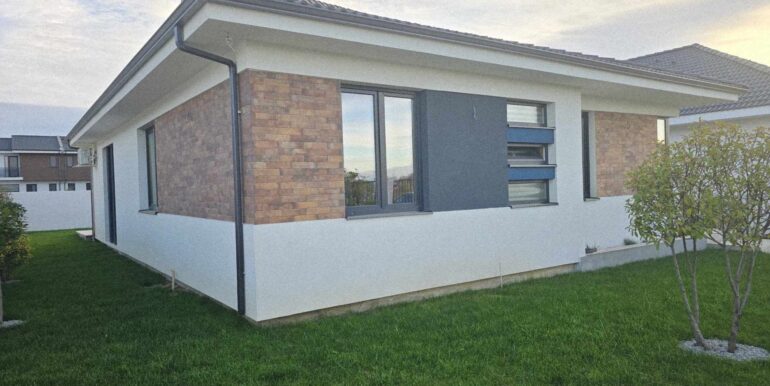 CV0521-Casa noua de vânzare cart. Nufărul, Viena Residence-09