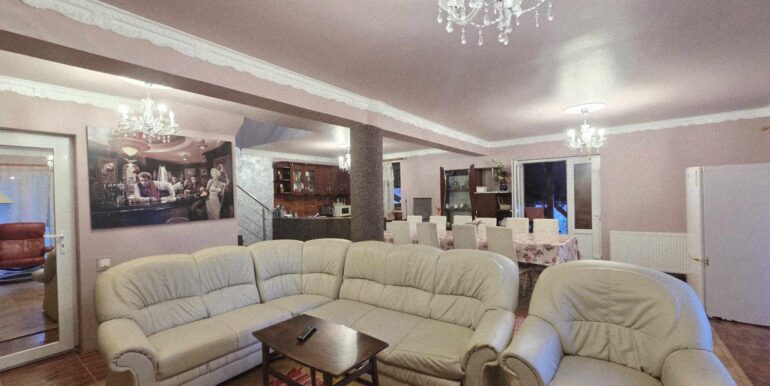 CV0524-Casa Pensiune, doua imobile intr-unul singur de vanzare, Valea Bratcutei, Bihor-57