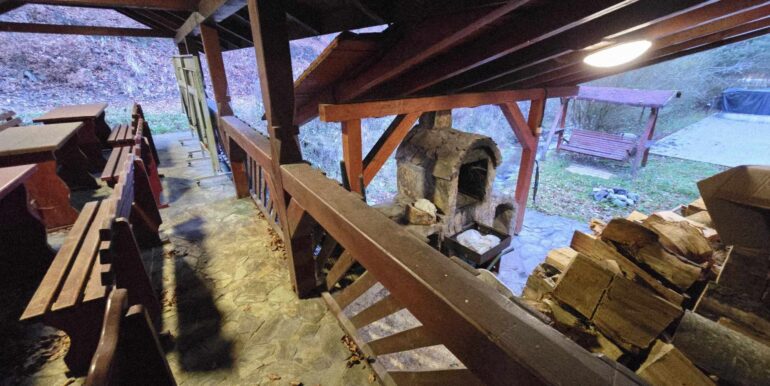 CV0524-Casa Pensiune, doua imobile intr-unul singur de vanzare, Valea Bratcutei, Bihor-80