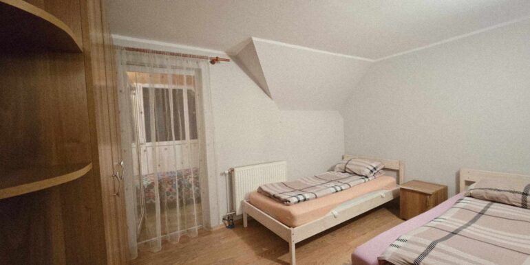 CV0524-Casa Pensiune, doua imobile intr-unul singur de vanzare, Valea Bratcutei, Bihor-90