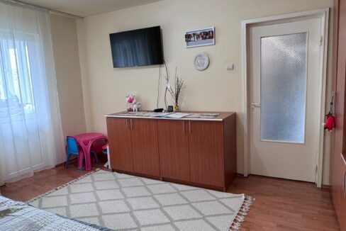 0f937793-5711-4f4b-bc03-140492480929