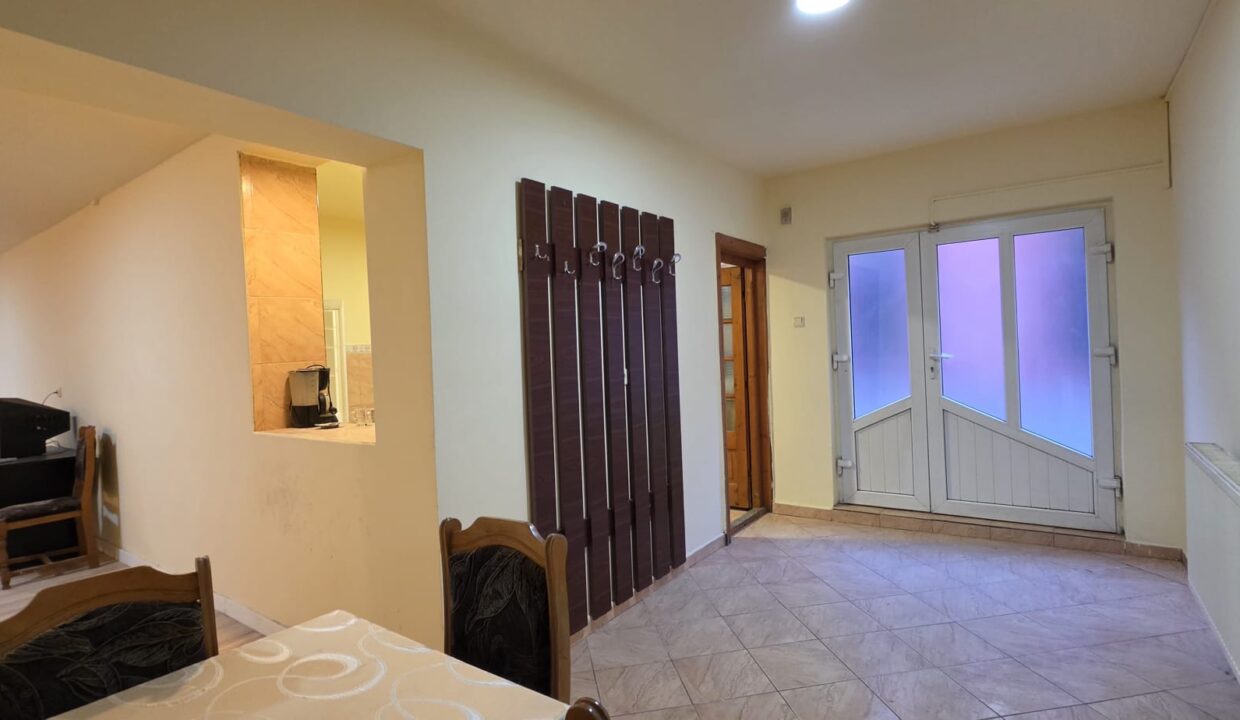 1b28669f-34b7-44a0-b017-4fa5e7815d14