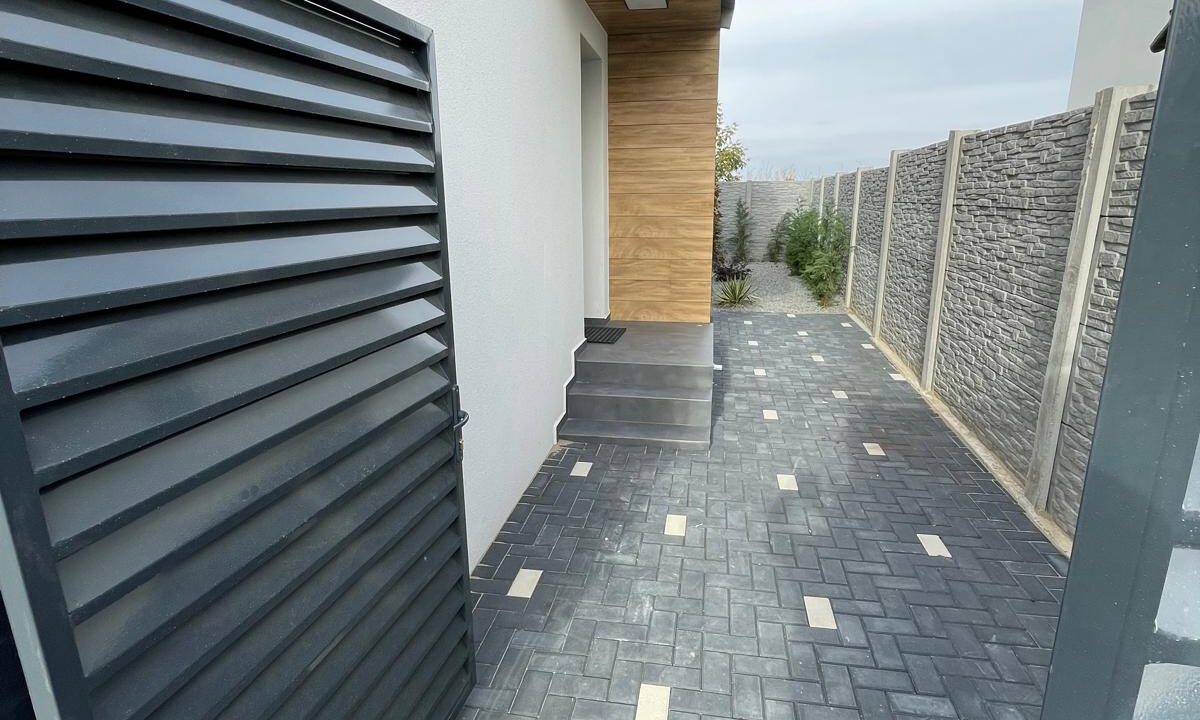 257e0319-5057-453c-b72a-aa76f41794ee