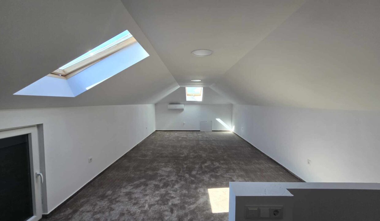 494833165_677456895069091_1982543771061068766_n