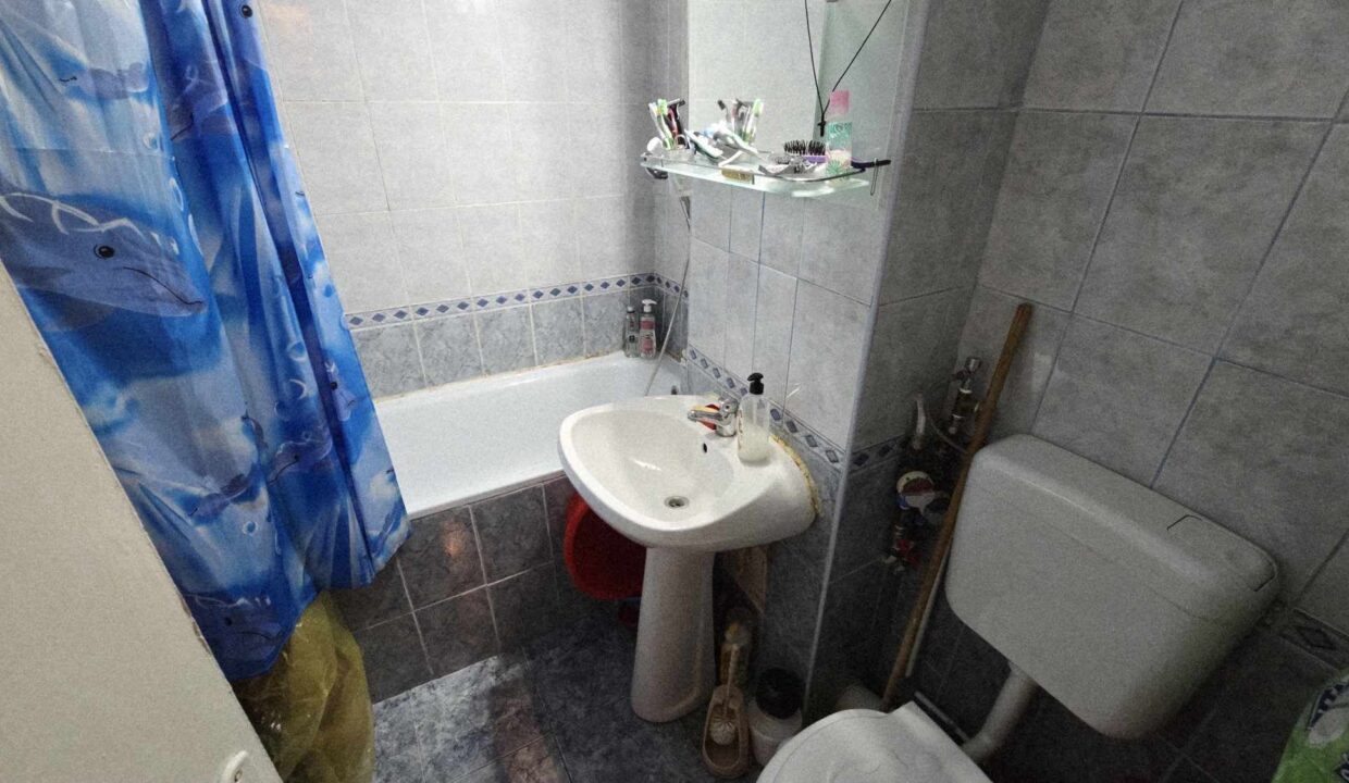 AP1468-Ap 1 cam de vânzare, str. Cazaban cart. Ioșia-30