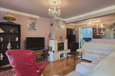 CV0524-Casa Pensiune, doua imobile intr-unul singur de vanzare, Valea Bratcutei, Bihor-11