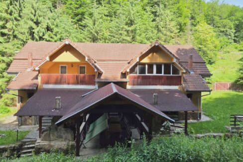 CV0524-Casa Pensiune, doua imobile intr-unul singur de vanzare, Valea Bratcutei, Bihor-47