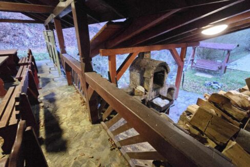 CV0524-Casa Pensiune, doua imobile intr-unul singur de vanzare, Valea Bratcutei, Bihor-80