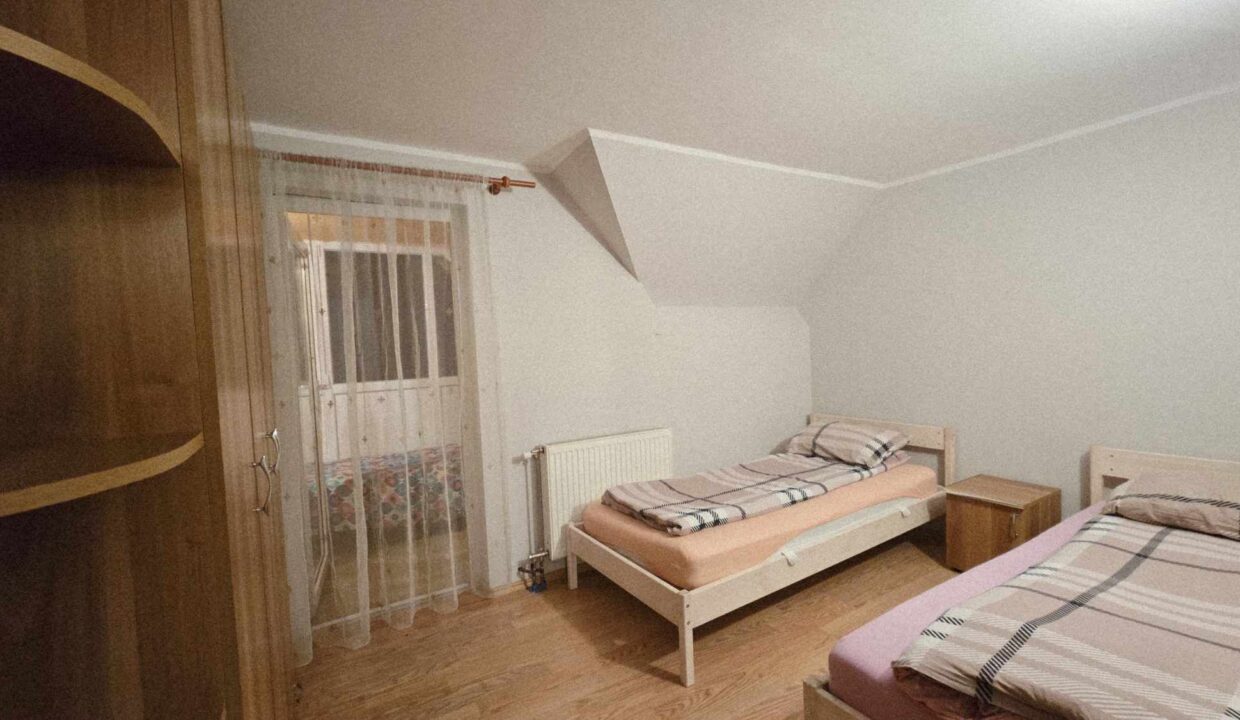 CV0524-Casa Pensiune, doua imobile intr-unul singur de vanzare, Valea Bratcutei, Bihor-90