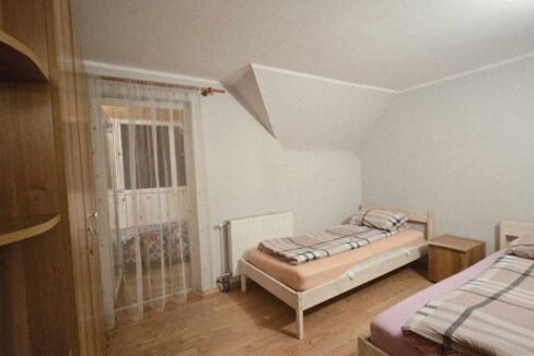 CV0524-Casa Pensiune, doua imobile intr-unul singur de vanzare, Valea Bratcutei, Bihor-90