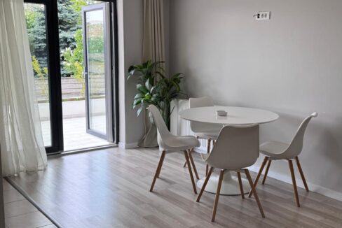 abdd9dee-23b1-46ec-a270-ef4fe23d3d20