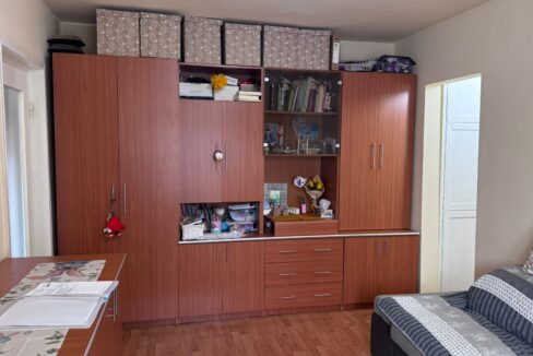 ecf254b0-1102-4b83-b46b-fc33d9c3f753