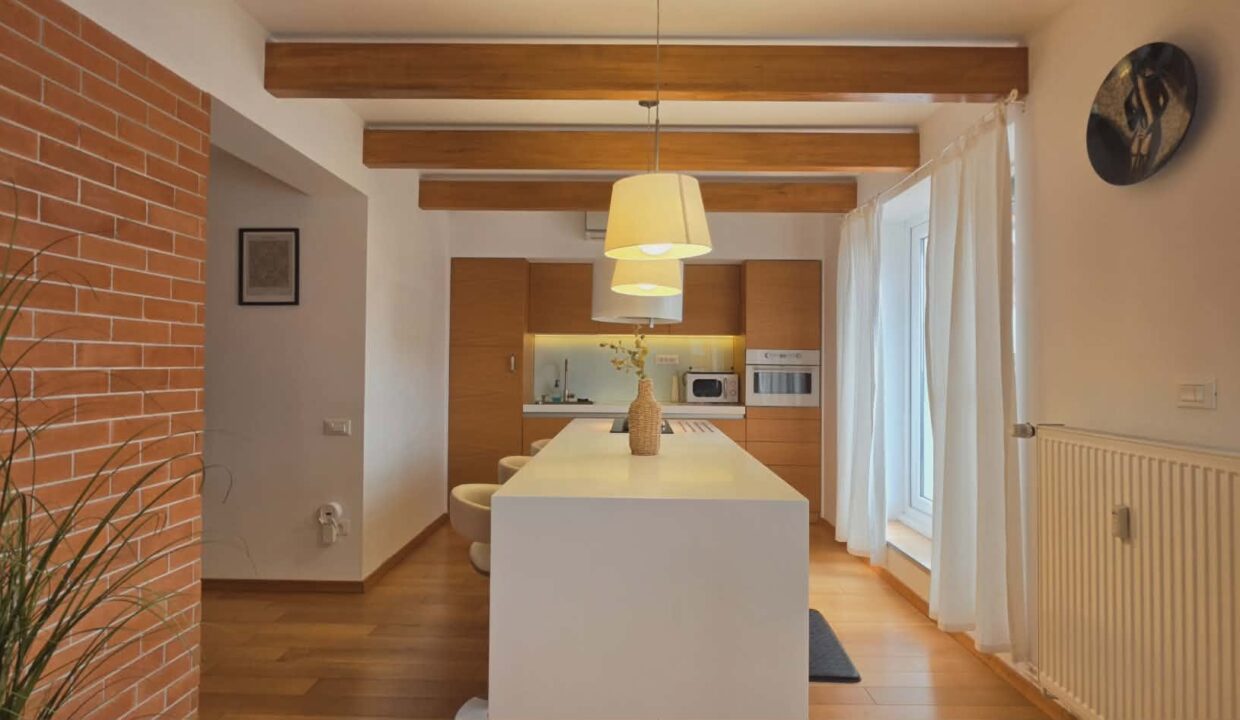 AP1516-Apartament exclusivist 4 camere de vânzare, str. Republicii-12