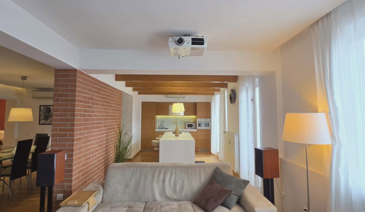 AP1516-Apartament exclusivist 4 camere de vânzare, str. Republicii-33