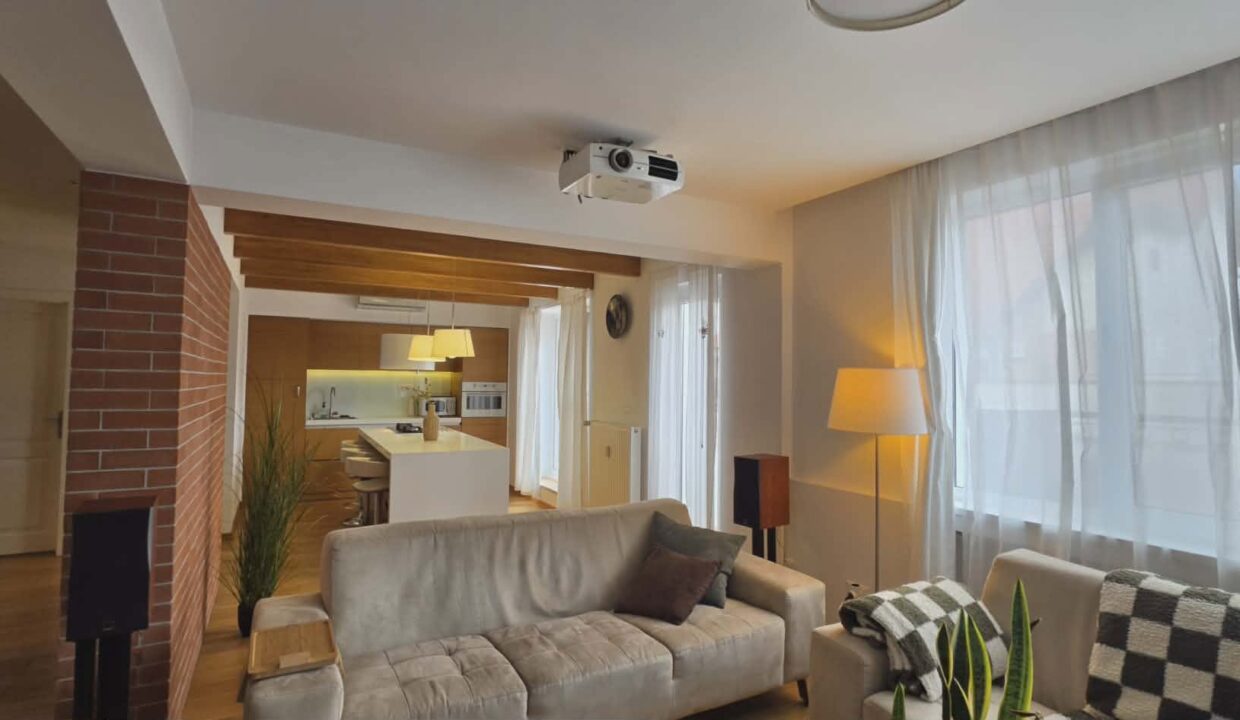 AP1516-Apartament exclusivist 4 camere de vânzare, str. Republicii-34