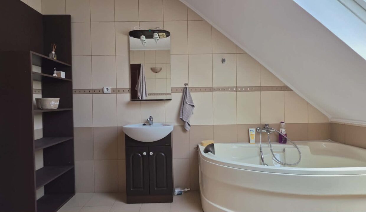 CV0528-Casa de inchiriat, Sânmartin, str. Petru Maior-37