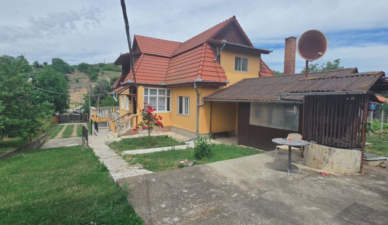 CV0529-Casa cu teren 3000 mp de vanzare str. Adevarului-24