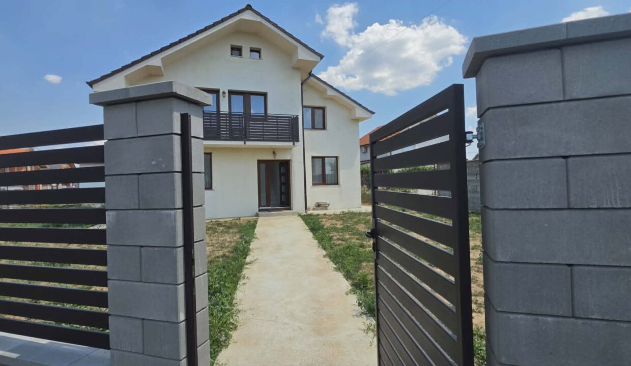 CV0530-Casa nouă Sanmartin cartier Lotus de inchiriat-08