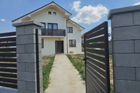 CV0530-Casa nouă Sanmartin cartier Lotus de inchiriat-08