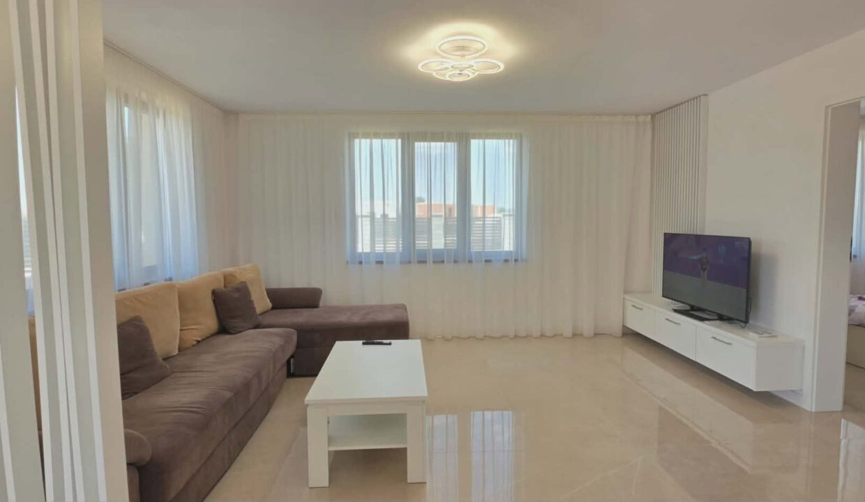 CV0530-Casa nouă Sanmartin cartier Lotus de inchiriat-17