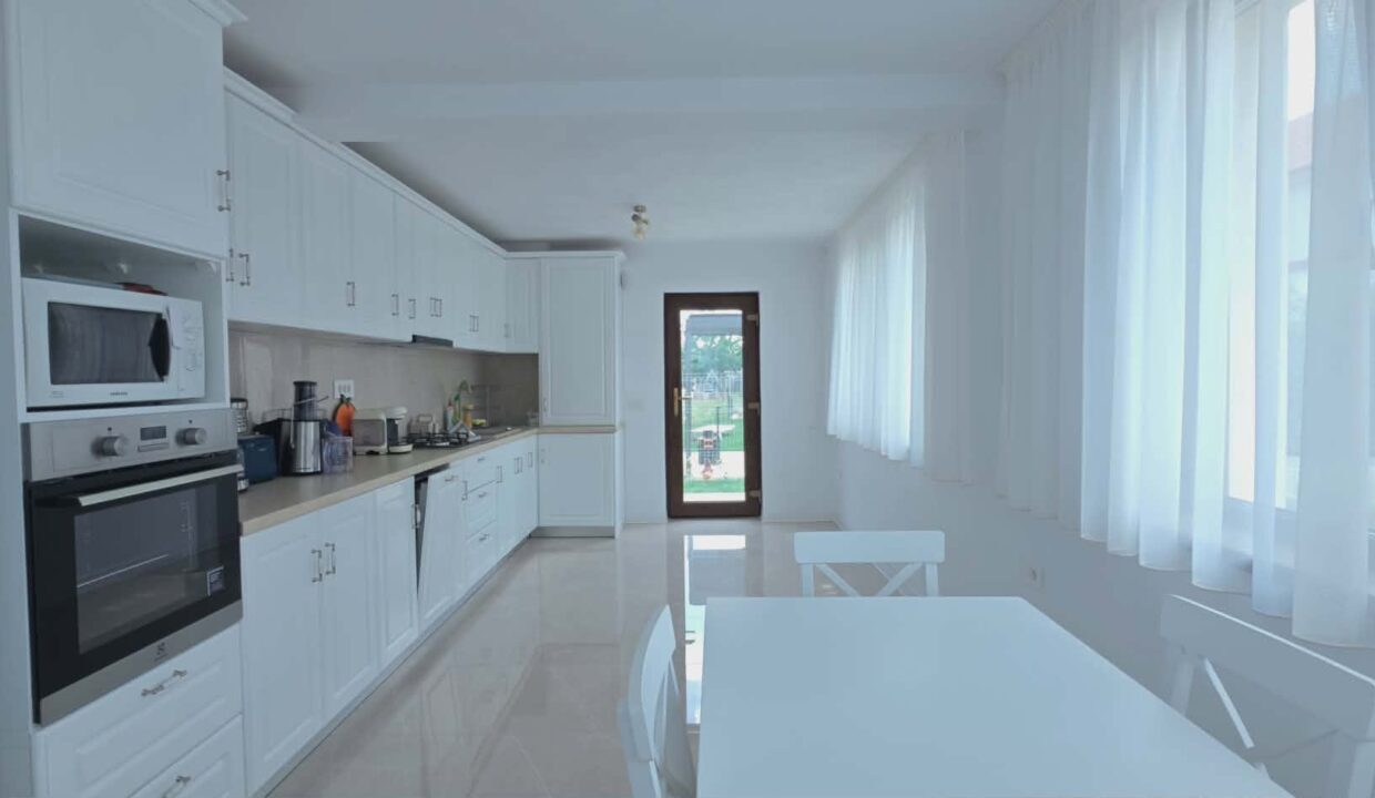 CV0530-Casa nouă Sanmartin cartier Lotus de inchiriat-23