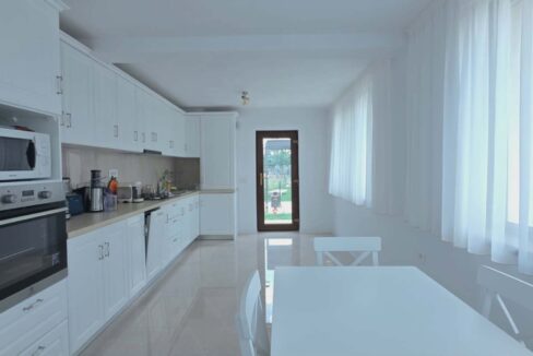 CV0530-Casa nouă Sanmartin cartier Lotus de inchiriat-23