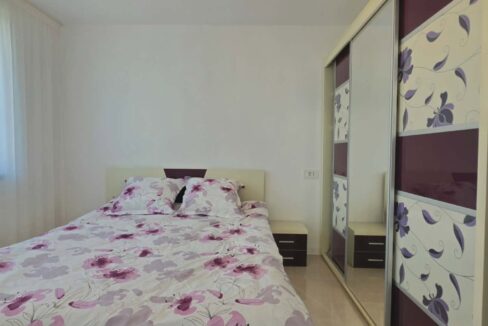 CV0530-Casa nouă Sanmartin cartier Lotus de inchiriat-28