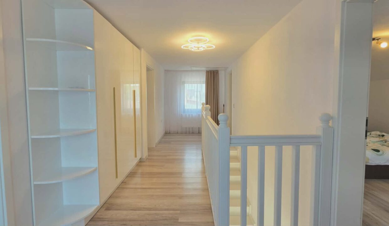 CV0530-Casa nouă Sanmartin cartier Lotus de inchiriat-30