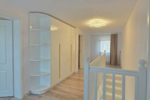 CV0530-Casa nouă Sanmartin cartier Lotus de inchiriat-31