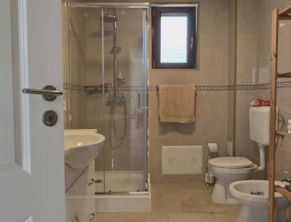 CV0530-Casa nouă Sanmartin cartier Lotus de inchiriat-40