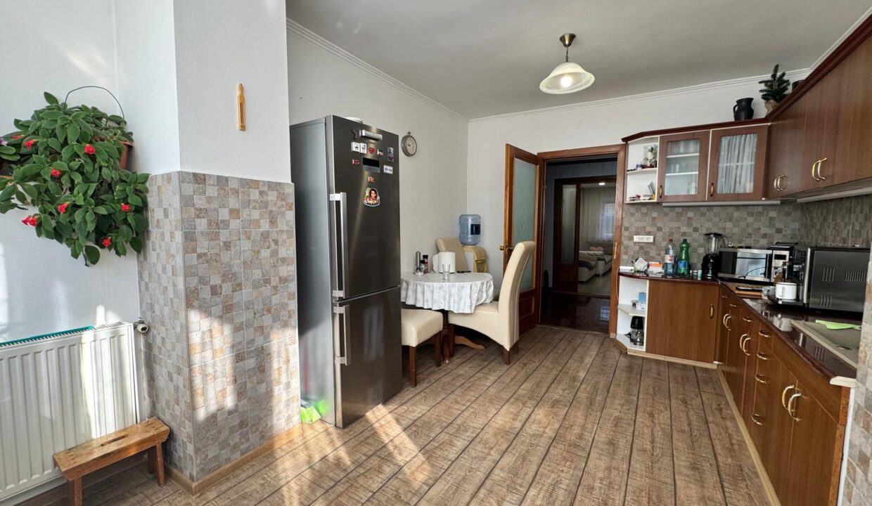 AP1541-Ap. 3 camere de vanzare, str. Gheorghe Doja-16