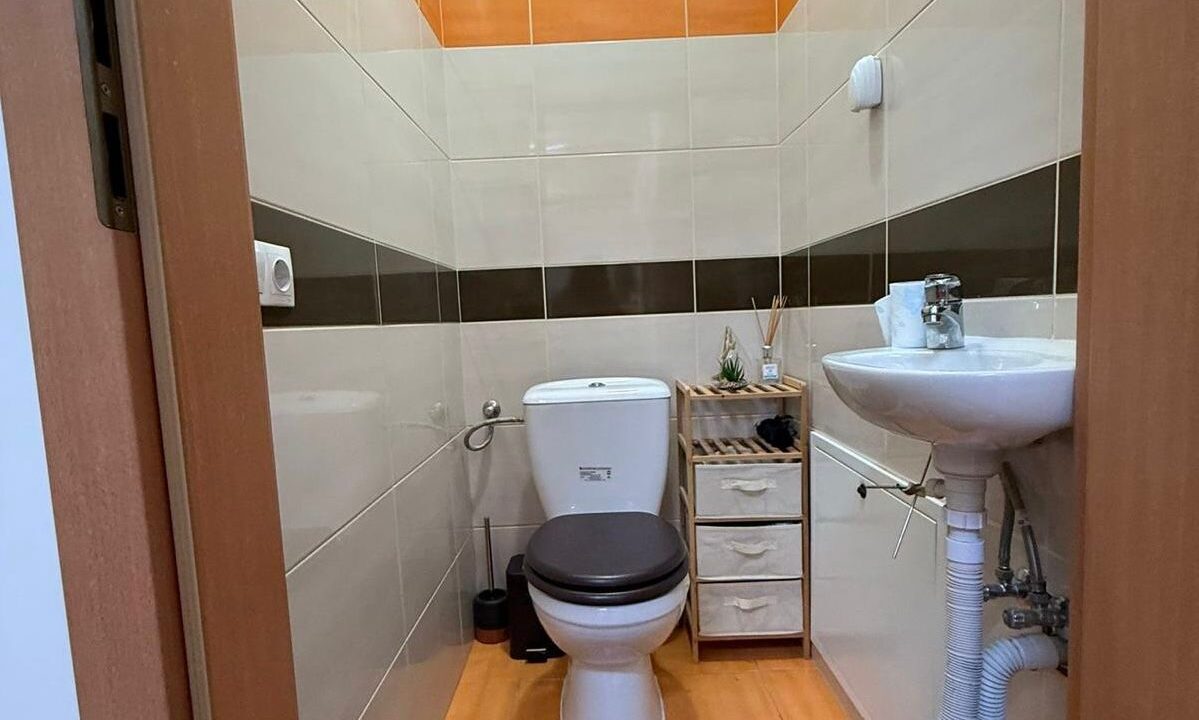 AP1542-Geta-Ap. 3 camere de inchiriat, str. Colinelor 7