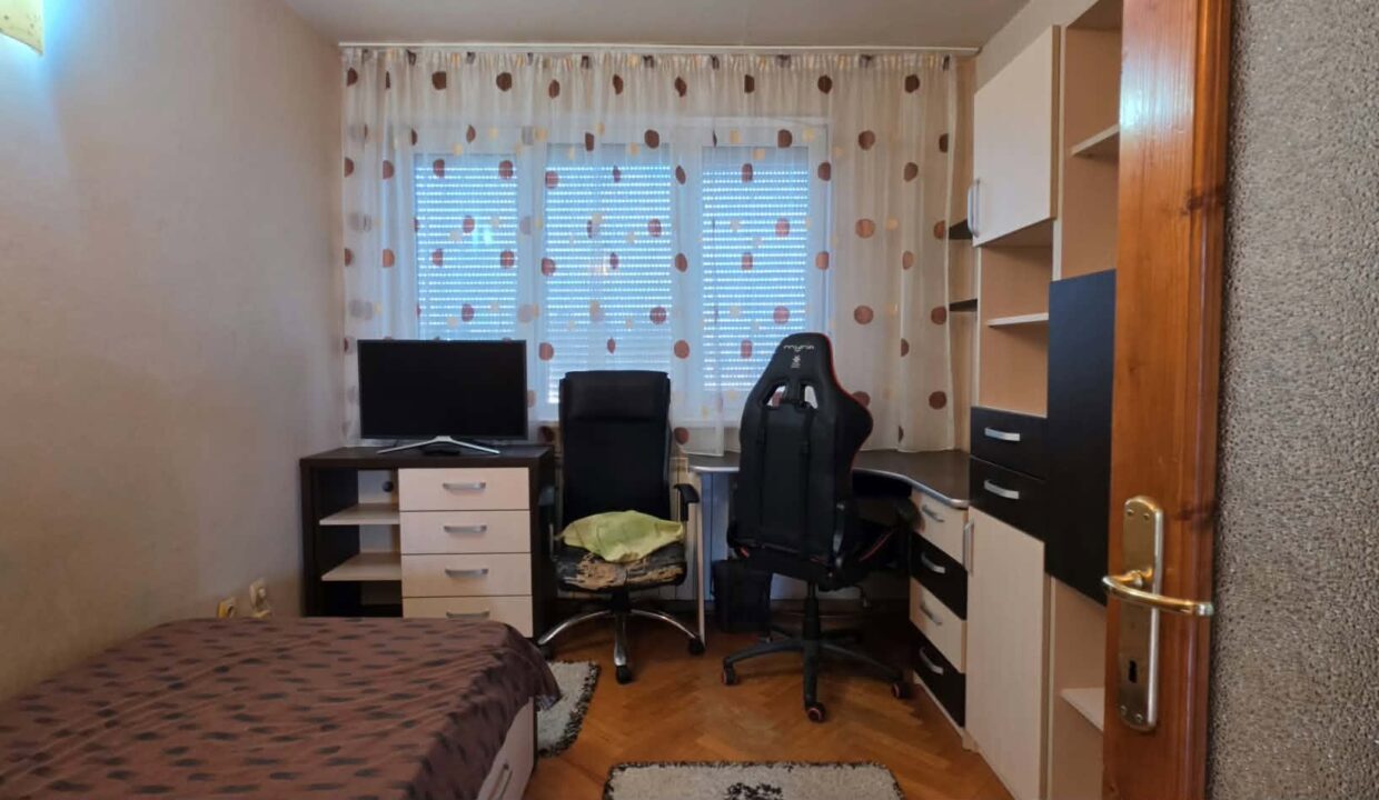 AP1543-Apartament 3 camere de inchiriat, Sextil Puscariu-07