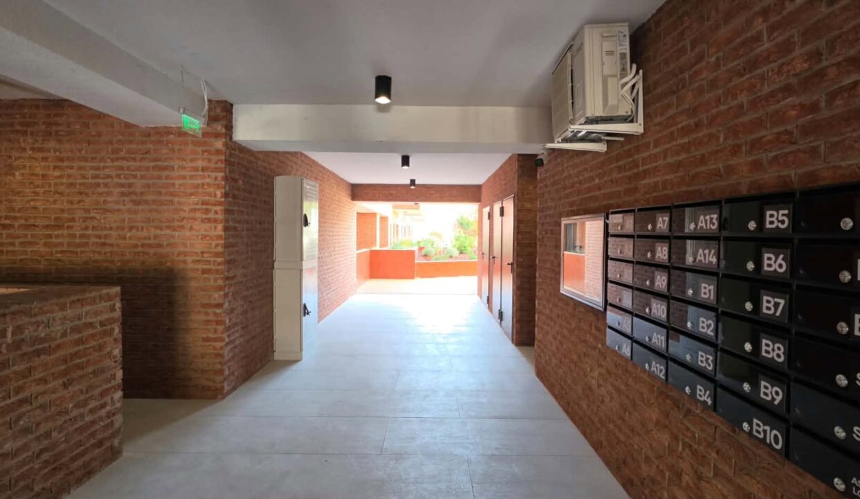 AP1544-Ap 2 cam de vanzare Eas Residence central Str Cuza Voda bloc-07