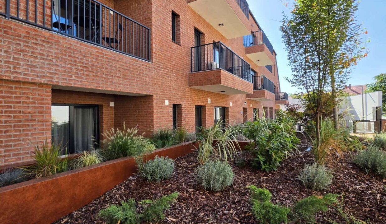 AP1544-Ap 2 cam de vanzare Eas Residence central Str Cuza Voda bloc-08